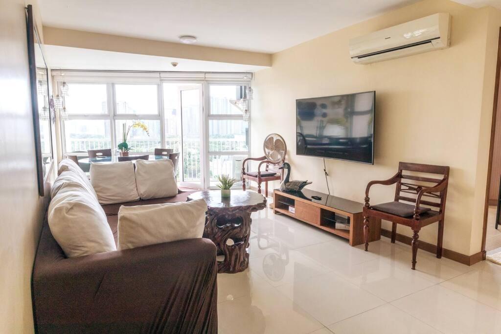 Cozy 2-Bedroom In The Venice Luxury Residences Manila Exterior foto